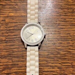 Elegant Cream Smartwatch